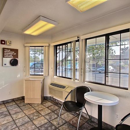 Motel 6 Milwaukee West - Brookfield Εξωτερικό φωτογραφία