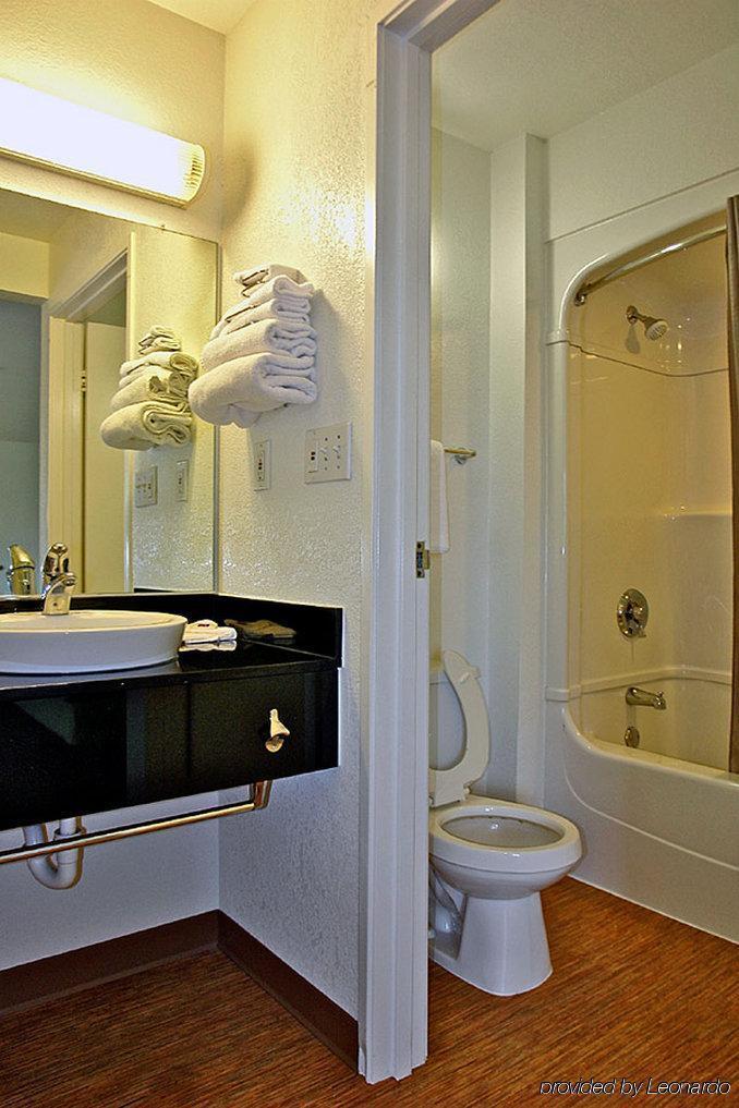 Motel 6 Milwaukee West - Brookfield Εξωτερικό φωτογραφία