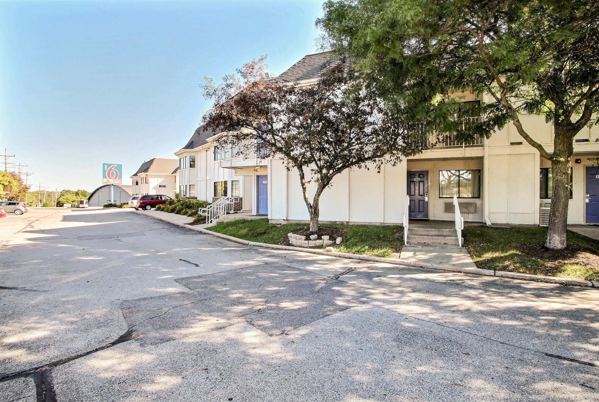 Motel 6 Milwaukee West - Brookfield Εξωτερικό φωτογραφία