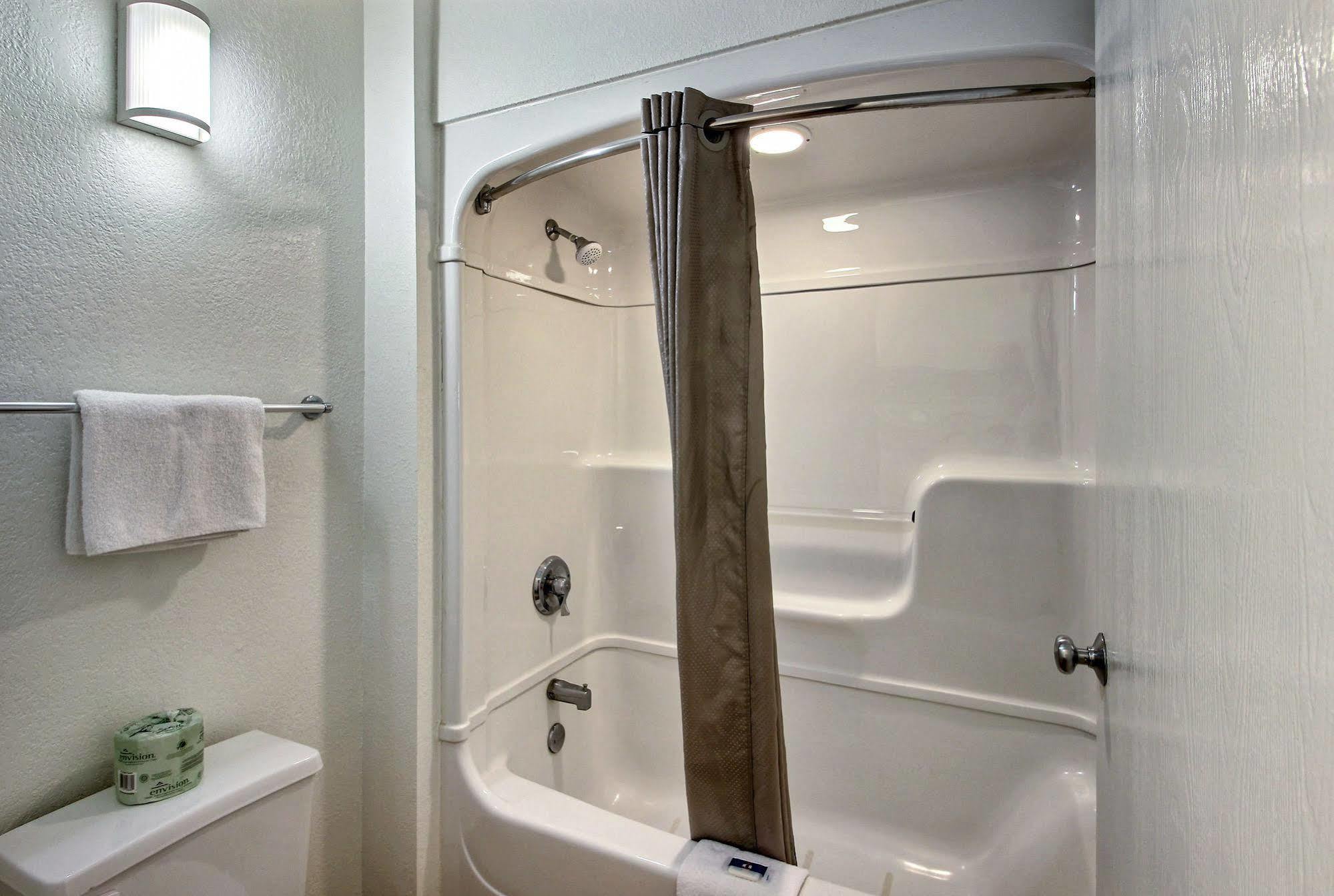 Motel 6 Milwaukee West - Brookfield Εξωτερικό φωτογραφία