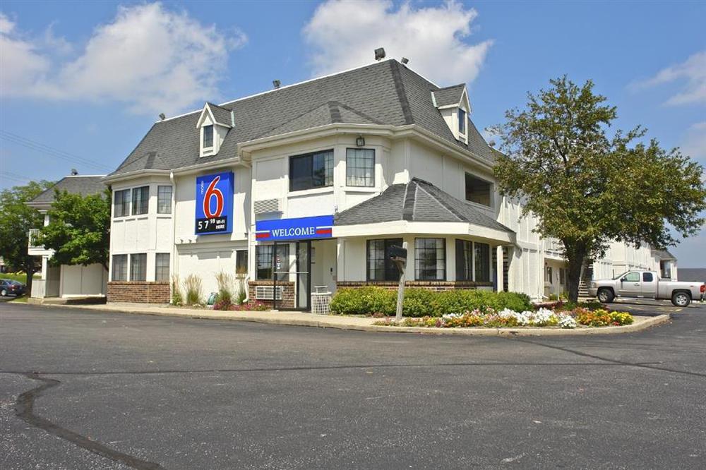 Motel 6 Milwaukee West - Brookfield Ανέσεις φωτογραφία